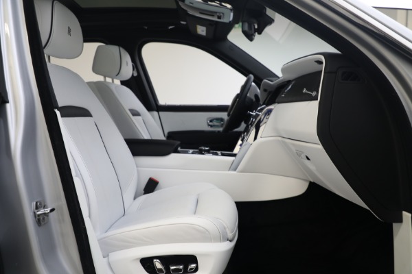 Used 2020 Rolls-Royce Cullinan for sale $305,900 at Rolls-Royce Motor Cars Greenwich in Greenwich CT 06830 27