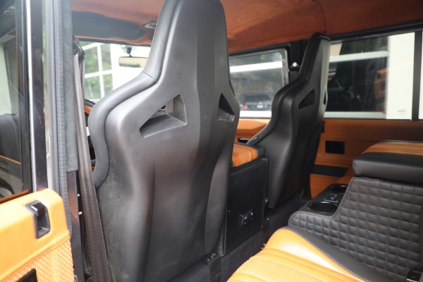 Used 1983 Land Rover Defender 110 Double Cab 6x6 Edition for sale $399,900 at Rolls-Royce Motor Cars Greenwich in Greenwich CT 06830 10