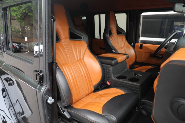 Used 1983 Land Rover Defender 110 Double Cab 6x6 Edition for sale $399,900 at Rolls-Royce Motor Cars Greenwich in Greenwich CT 06830 13