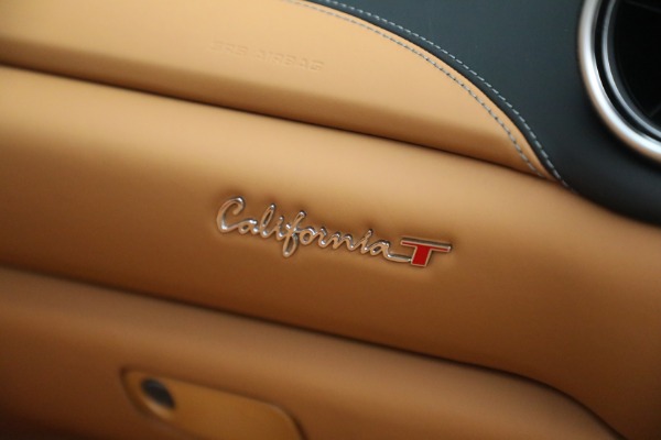 Used 2017 Ferrari California T for sale $151,900 at Rolls-Royce Motor Cars Greenwich in Greenwich CT 06830 20