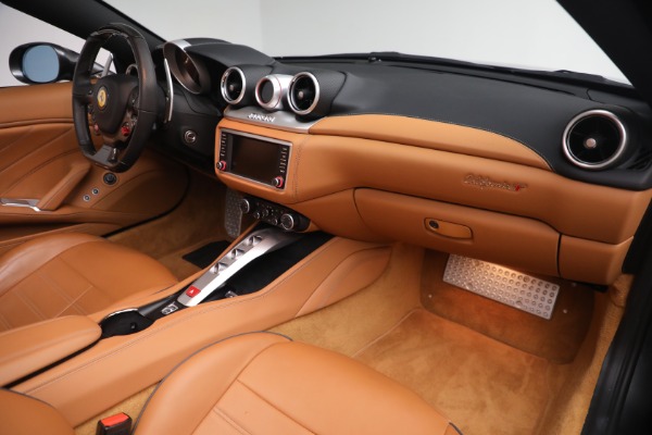 Used 2017 Ferrari California T for sale $151,900 at Rolls-Royce Motor Cars Greenwich in Greenwich CT 06830 22