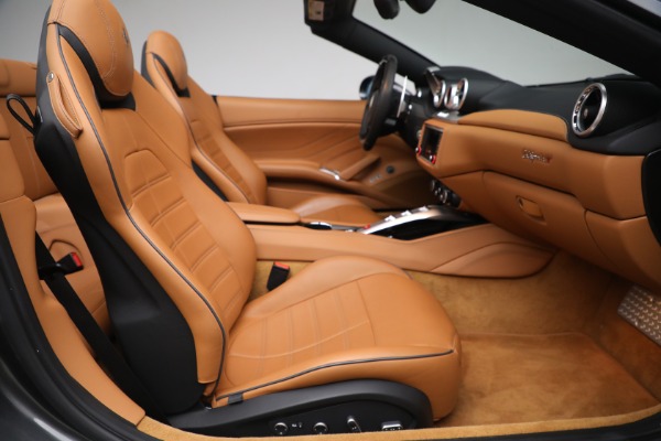 Used 2017 Ferrari California T for sale $151,900 at Rolls-Royce Motor Cars Greenwich in Greenwich CT 06830 23
