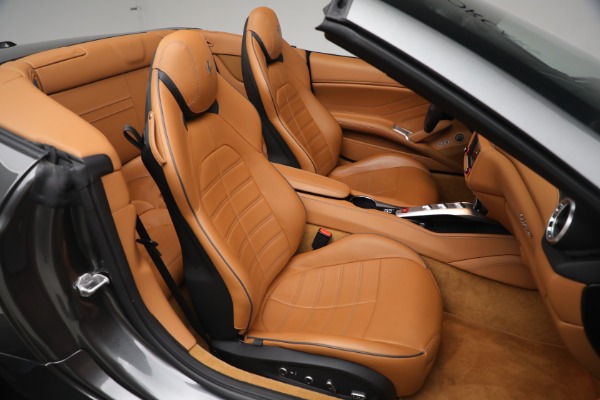 Used 2017 Ferrari California T for sale $151,900 at Rolls-Royce Motor Cars Greenwich in Greenwich CT 06830 24