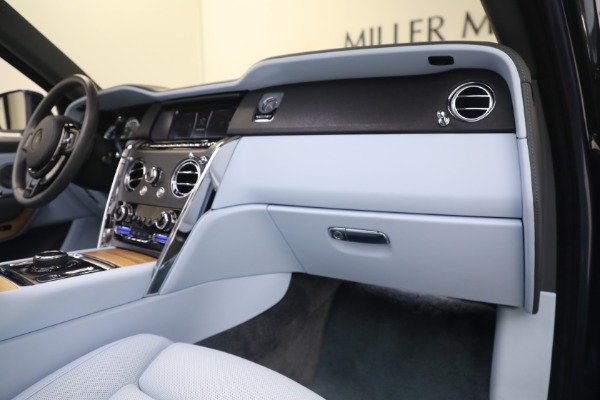 Used 2019 Rolls-Royce Cullinan for sale Sold at Rolls-Royce Motor Cars Greenwich in Greenwich CT 06830 25