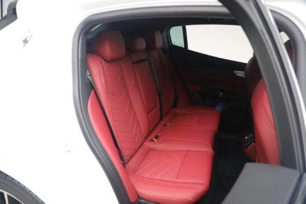 New 2023 Maserati Grecale Trofeo for sale $110,095 at Rolls-Royce Motor Cars Greenwich in Greenwich CT 06830 22