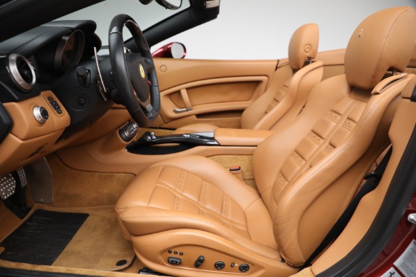 Used 2014 Ferrari California for sale $136,900 at Rolls-Royce Motor Cars Greenwich in Greenwich CT 06830 20