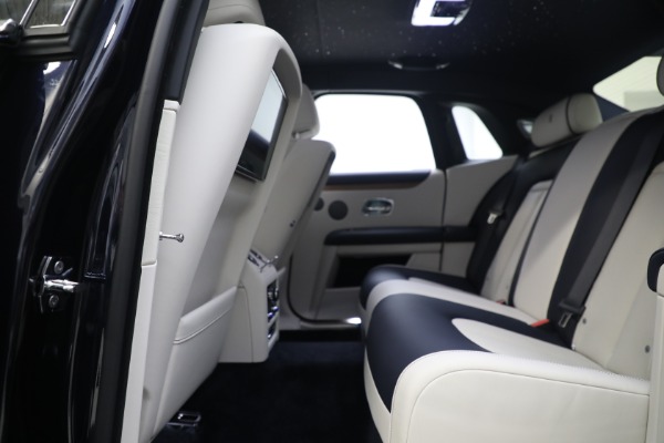 Used 2021 Rolls-Royce Ghost for sale $299,900 at Rolls-Royce Motor Cars Greenwich in Greenwich CT 06830 17