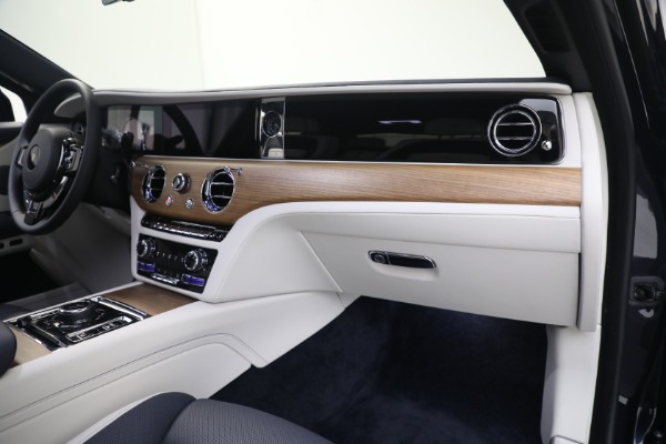 Used 2021 Rolls-Royce Ghost for sale $299,900 at Rolls-Royce Motor Cars Greenwich in Greenwich CT 06830 20