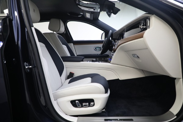 Used 2021 Rolls-Royce Ghost for sale $299,900 at Rolls-Royce Motor Cars Greenwich in Greenwich CT 06830 21