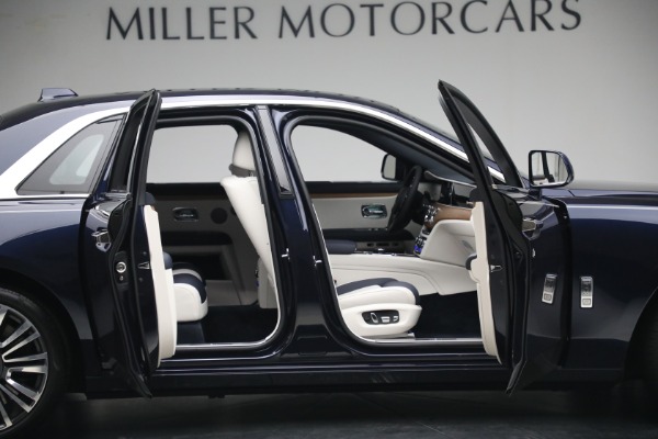 Used 2021 Rolls-Royce Ghost for sale $299,900 at Rolls-Royce Motor Cars Greenwich in Greenwich CT 06830 26