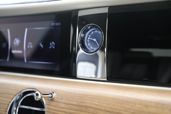 Used 2021 Rolls-Royce Ghost for sale $299,900 at Rolls-Royce Motor Cars Greenwich in Greenwich CT 06830 27