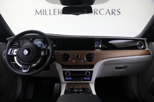 Used 2021 Rolls-Royce Ghost for sale $299,900 at Rolls-Royce Motor Cars Greenwich in Greenwich CT 06830 4