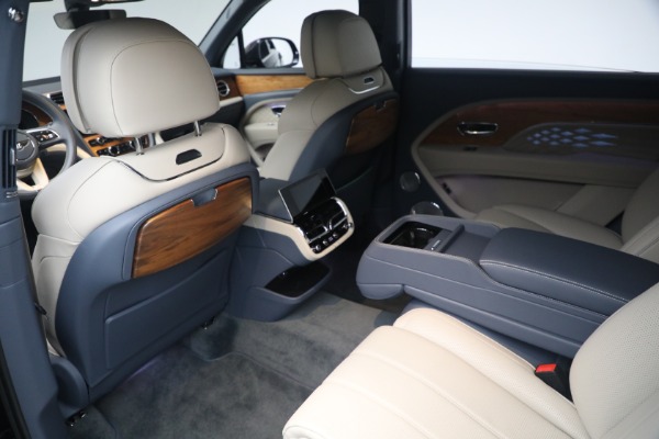 Used 2023 Bentley Bentayga EWB Azure V8 for sale $267,900 at Rolls-Royce Motor Cars Greenwich in Greenwich CT 06830 16