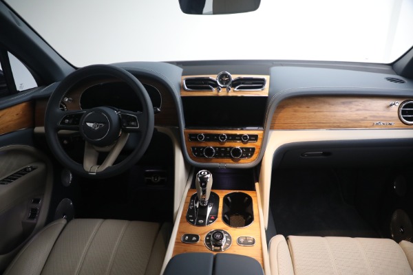 Used 2023 Bentley Bentayga EWB Azure V8 for sale $267,900 at Rolls-Royce Motor Cars Greenwich in Greenwich CT 06830 25