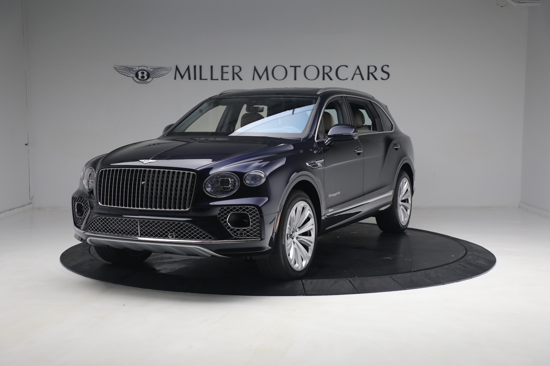 Used 2023 Bentley Bentayga EWB Azure V8 for sale $267,900 at Rolls-Royce Motor Cars Greenwich in Greenwich CT 06830 1