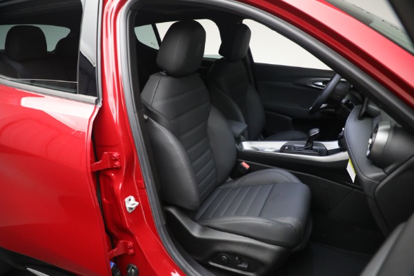 New 2024 Alfa Romeo Tonale Ti for sale $51,290 at Rolls-Royce Motor Cars Greenwich in Greenwich CT 06830 24