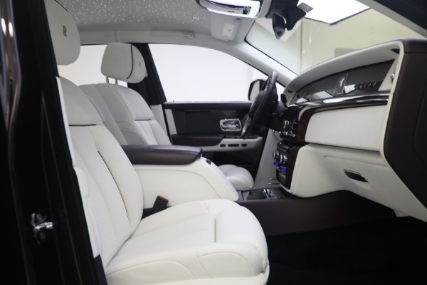 Used 2018 Rolls-Royce Phantom for sale $339,900 at Rolls-Royce Motor Cars Greenwich in Greenwich CT 06830 14