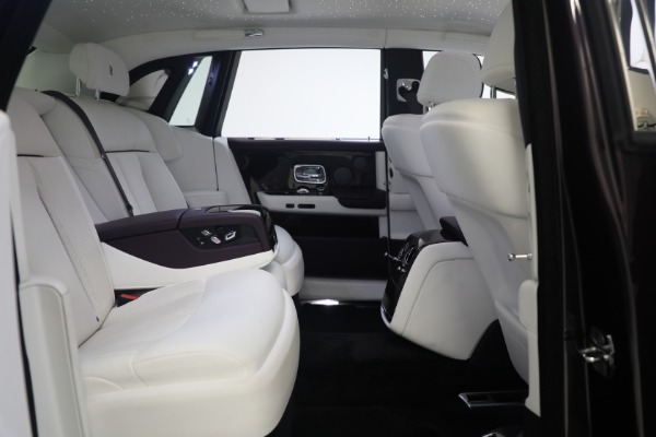 Used 2018 Rolls-Royce Phantom for sale $339,900 at Rolls-Royce Motor Cars Greenwich in Greenwich CT 06830 17