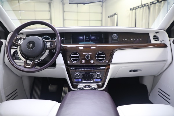 Used 2018 Rolls-Royce Phantom for sale $339,900 at Rolls-Royce Motor Cars Greenwich in Greenwich CT 06830 4