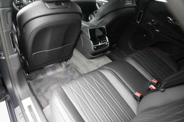 Used 2022 Bentley Flying Spur V8 for sale Sold at Rolls-Royce Motor Cars Greenwich in Greenwich CT 06830 26