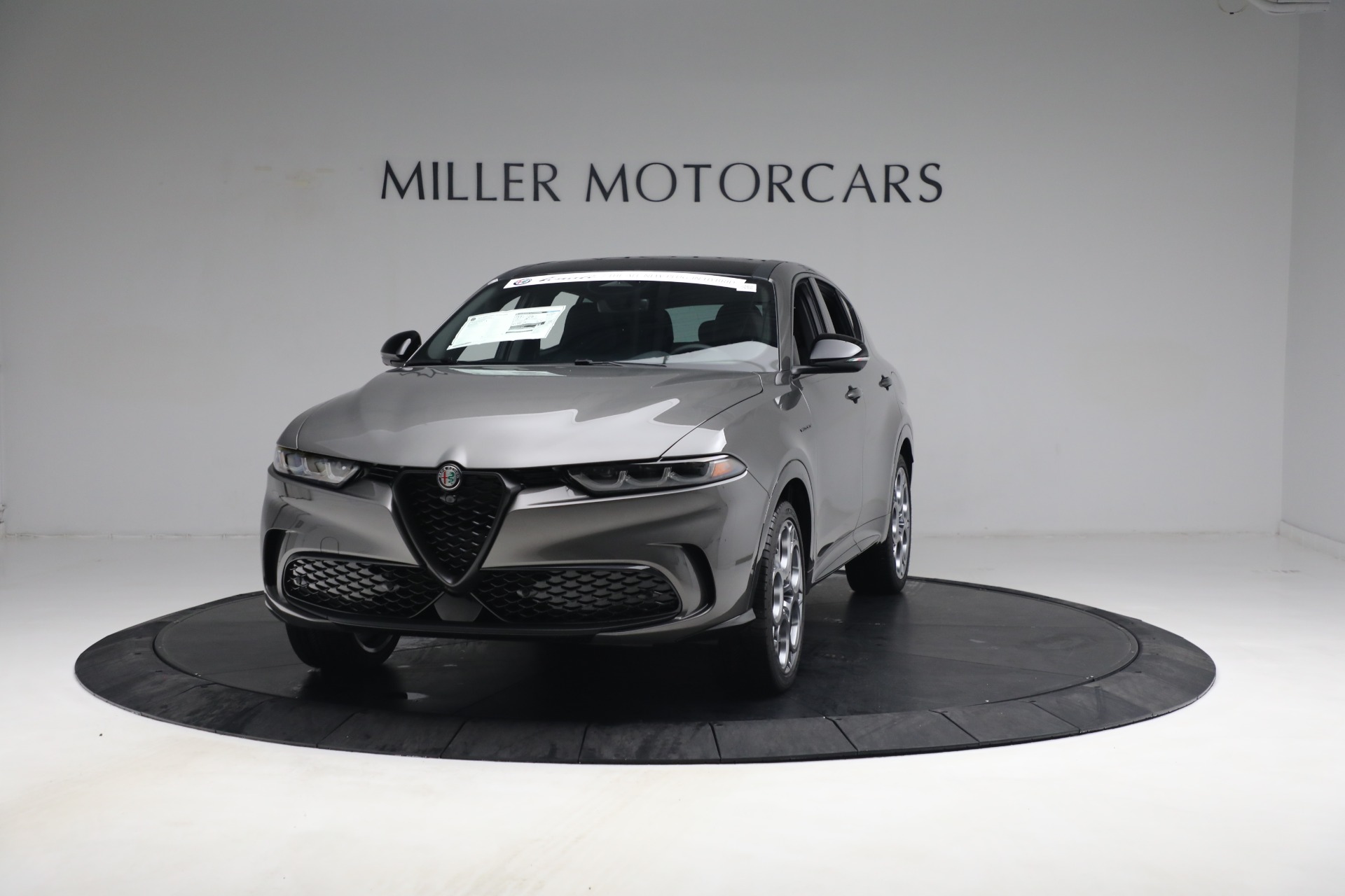 New 2024 Alfa Romeo Tonale Veloce for sale $57,300 at Rolls-Royce Motor Cars Greenwich in Greenwich CT 06830 1