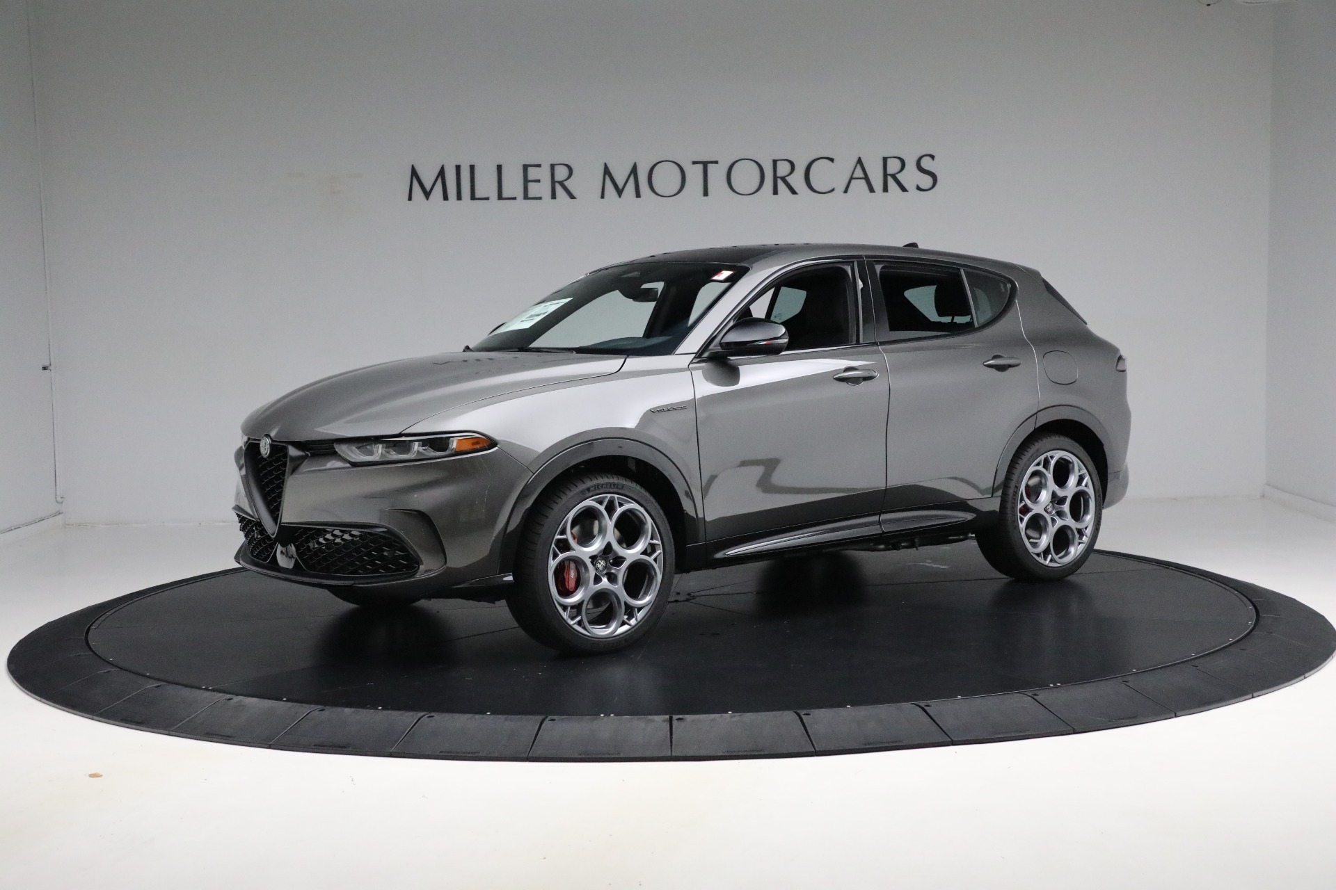 Used 2024 Alfa Romeo Tonale Hybrid Veloce for sale $28,900 at Rolls-Royce Motor Cars Greenwich in Greenwich CT 06830 1