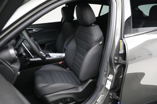 New 2024 Alfa Romeo Tonale Veloce for sale $55,300 at Rolls-Royce Motor Cars Greenwich in Greenwich CT 06830 21