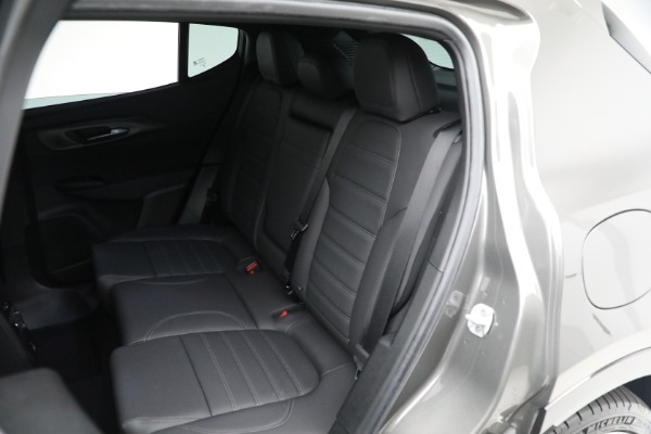 New 2024 Alfa Romeo Tonale Veloce for sale $55,300 at Rolls-Royce Motor Cars Greenwich in Greenwich CT 06830 24