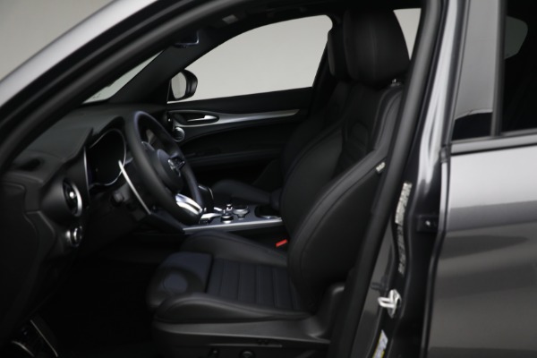 New 2024 Alfa Romeo Stelvio Veloce for sale $58,455 at Rolls-Royce Motor Cars Greenwich in Greenwich CT 06830 17