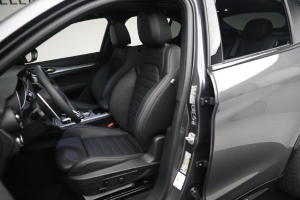 New 2024 Alfa Romeo Stelvio Veloce for sale $58,455 at Rolls-Royce Motor Cars Greenwich in Greenwich CT 06830 18
