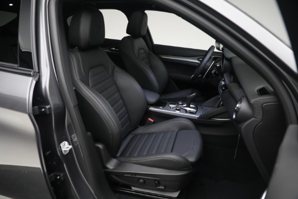 New 2024 Alfa Romeo Stelvio Veloce for sale $58,455 at Rolls-Royce Motor Cars Greenwich in Greenwich CT 06830 23
