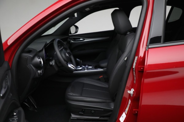 New 2024 Alfa Romeo Stelvio Ti for sale $54,320 at Rolls-Royce Motor Cars Greenwich in Greenwich CT 06830 19