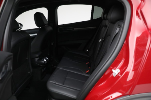 New 2024 Alfa Romeo Stelvio Ti for sale $54,320 at Rolls-Royce Motor Cars Greenwich in Greenwich CT 06830 22