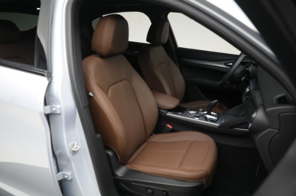 New 2024 Alfa Romeo Stelvio Ti for sale $55,230 at Rolls-Royce Motor Cars Greenwich in Greenwich CT 06830 20