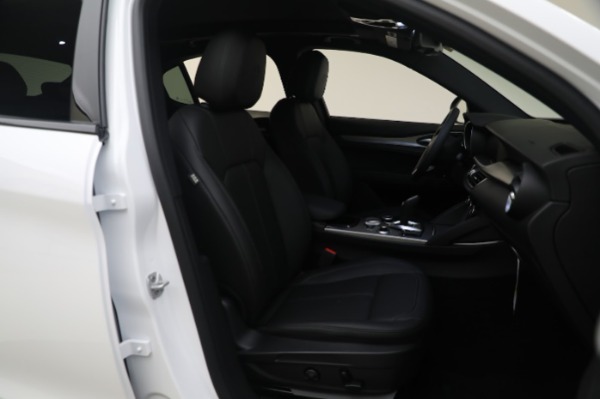 New 2024 Alfa Romeo Stelvio Ti for sale $53,820 at Rolls-Royce Motor Cars Greenwich in Greenwich CT 06830 20