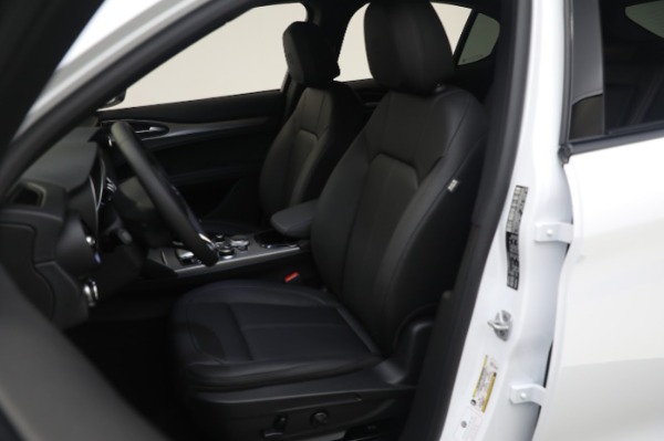 New 2024 Alfa Romeo Stelvio Ti for sale $53,820 at Rolls-Royce Motor Cars Greenwich in Greenwich CT 06830 21
