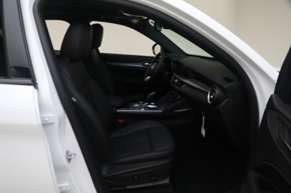 New 2024 Alfa Romeo Stelvio Ti for sale $53,820 at Rolls-Royce Motor Cars Greenwich in Greenwich CT 06830 22