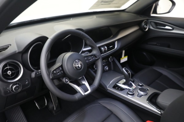 New 2024 Alfa Romeo Stelvio Ti for sale $53,820 at Rolls-Royce Motor Cars Greenwich in Greenwich CT 06830 27