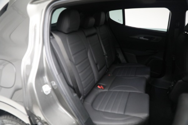 New 2024 Alfa Romeo Tonale Veloce for sale $57,300 at Rolls-Royce Motor Cars Greenwich in Greenwich CT 06830 24