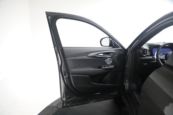 New 2024 Alfa Romeo Tonale Veloce for sale $57,300 at Rolls-Royce Motor Cars Greenwich in Greenwich CT 06830 27