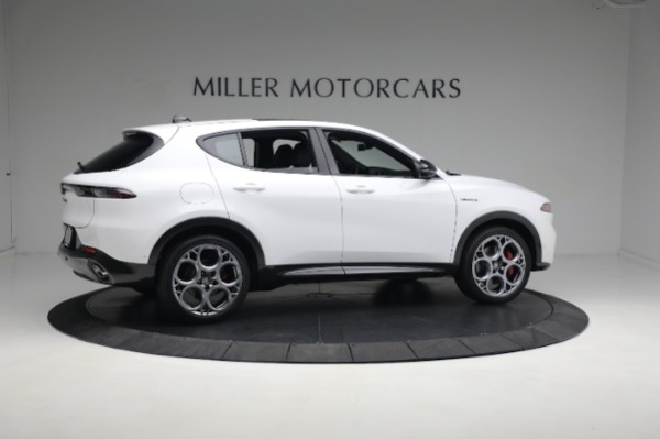 New 2024 Alfa Romeo Tonale Veloce for sale $56,640 at Rolls-Royce Motor Cars Greenwich in Greenwich CT 06830 11