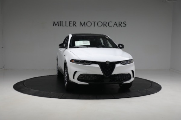 New 2024 Alfa Romeo Tonale Veloce for sale $56,640 at Rolls-Royce Motor Cars Greenwich in Greenwich CT 06830 17