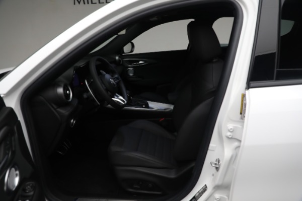New 2024 Alfa Romeo Tonale Veloce for sale $56,640 at Rolls-Royce Motor Cars Greenwich in Greenwich CT 06830 20