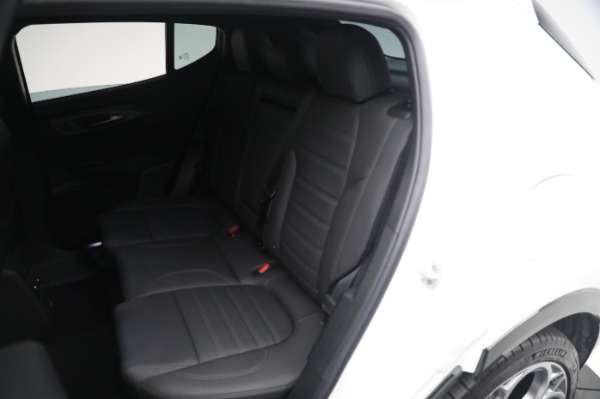 New 2024 Alfa Romeo Tonale Veloce for sale $56,640 at Rolls-Royce Motor Cars Greenwich in Greenwich CT 06830 23