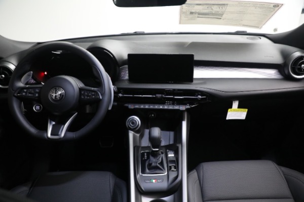 New 2024 Alfa Romeo Tonale Veloce for sale $56,640 at Rolls-Royce Motor Cars Greenwich in Greenwich CT 06830 27