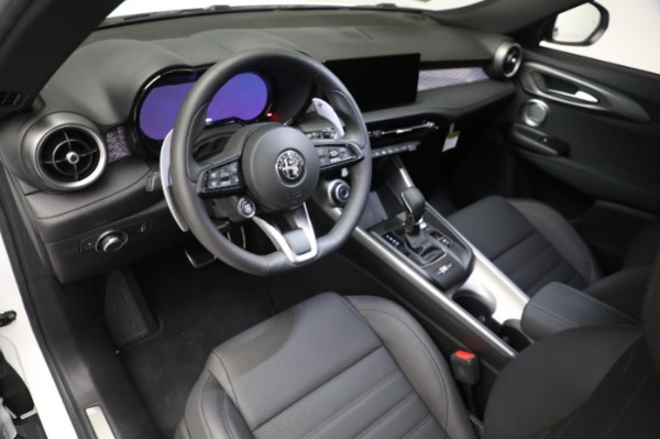 New 2024 Alfa Romeo Tonale Veloce for sale $56,640 at Rolls-Royce Motor Cars Greenwich in Greenwich CT 06830 28