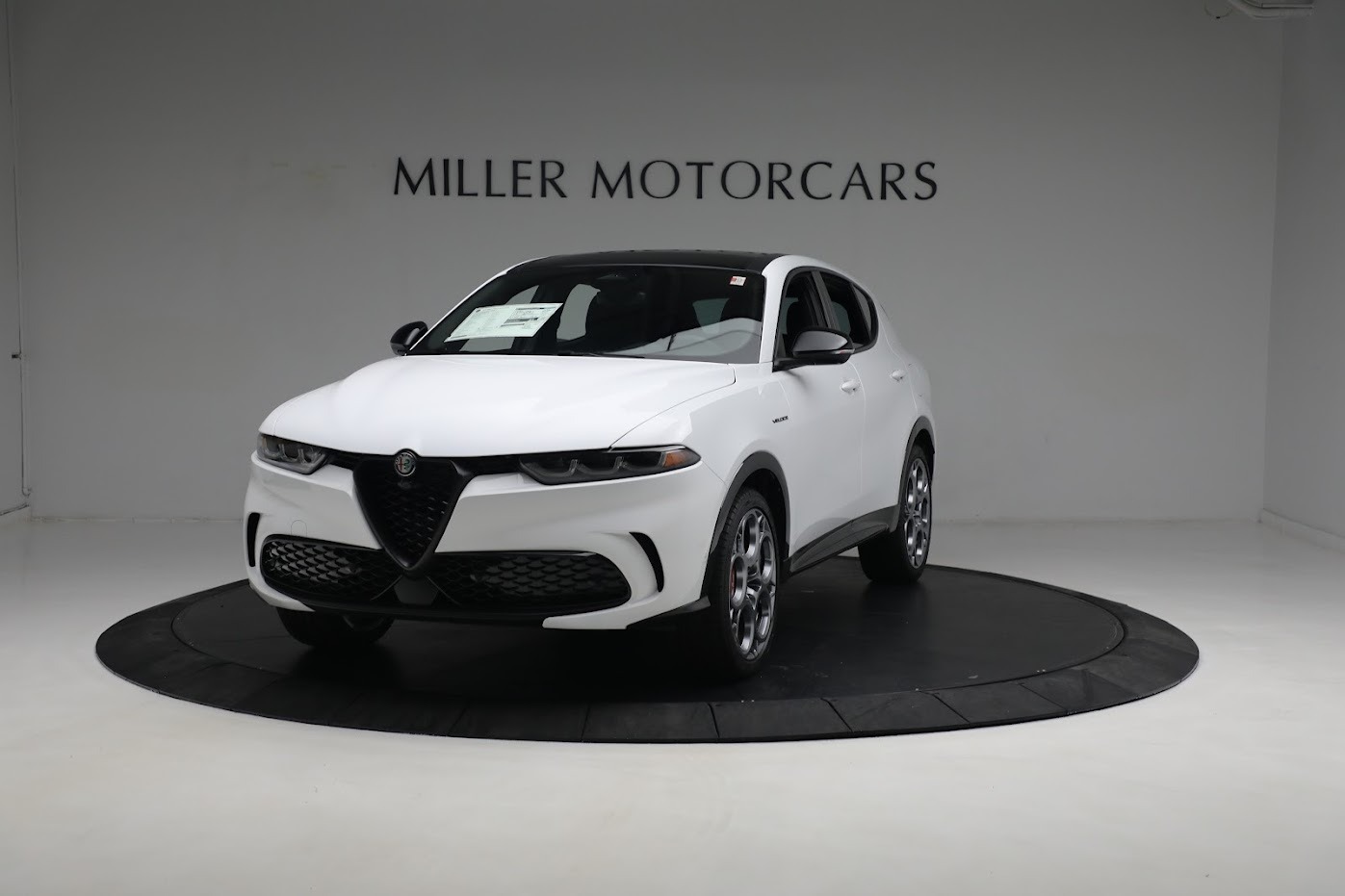 New 2024 Alfa Romeo Tonale Veloce for sale $56,640 at Rolls-Royce Motor Cars Greenwich in Greenwich CT 06830 1