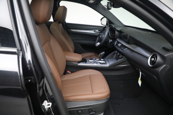 New 2024 Alfa Romeo Stelvio Ti for sale $55,230 at Rolls-Royce Motor Cars Greenwich in Greenwich CT 06830 20