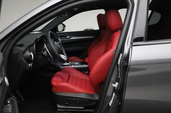 New 2024 Alfa Romeo Stelvio Veloce for sale $59,205 at Rolls-Royce Motor Cars Greenwich in Greenwich CT 06830 16