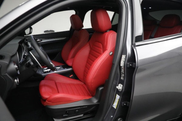 New 2024 Alfa Romeo Stelvio Veloce for sale $59,205 at Rolls-Royce Motor Cars Greenwich in Greenwich CT 06830 18